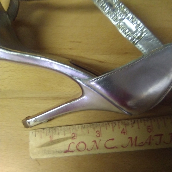 Women's Dolce by Mojo Moxy Silver Jeweled High High Heel Shoes Rhinstones Size 8 - Picture 10 of 10